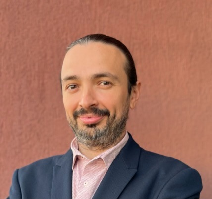 Dr. Vlad Olteanu